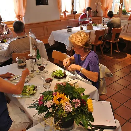 Ustria / Pensiun Trutg Gasthof Vella
