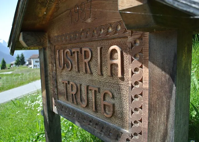 Maison d'hôtes Ustria / Pensiun Trutg Vella